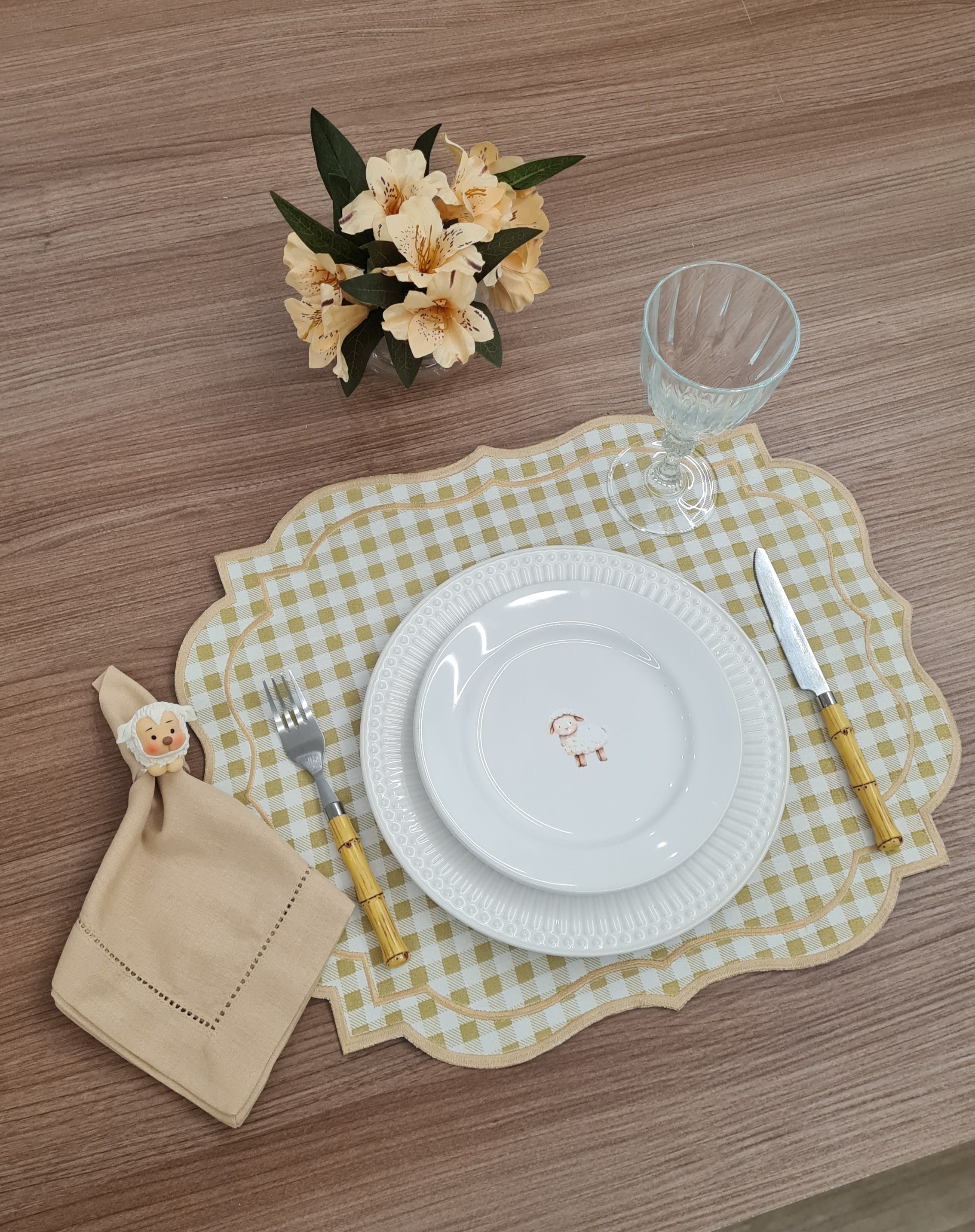 Prato de Sobremesa de Páscoa