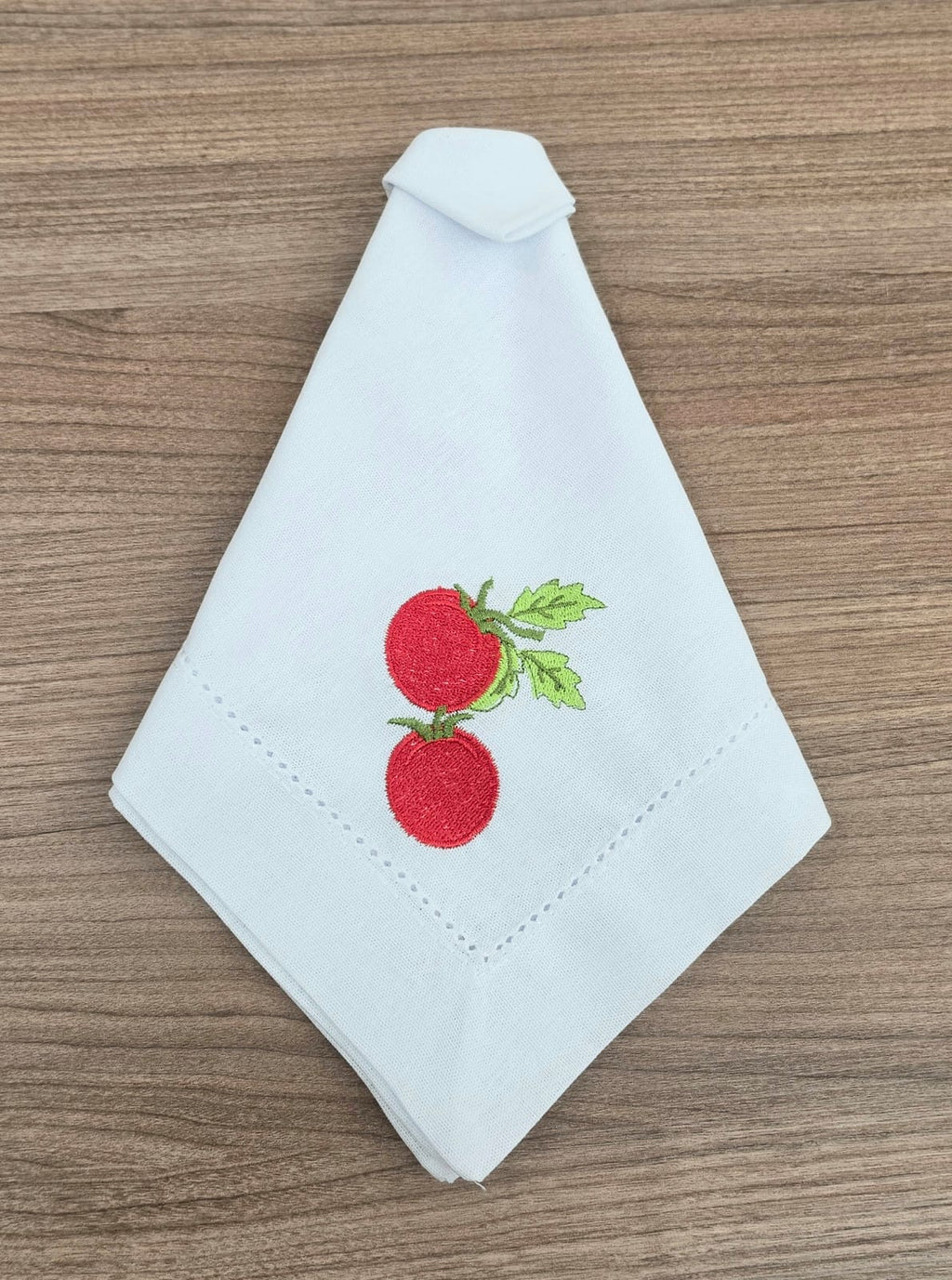 Guardanapo Bordado Tomate